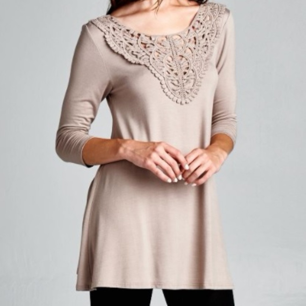 SALE | 3/4 Sleeve Tunic with Lace Trim